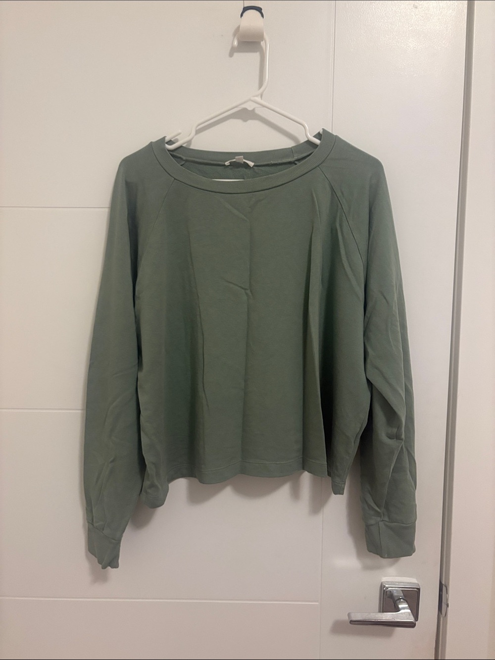 Vetta Raglan Sweatshirt - Picture 2 of 5